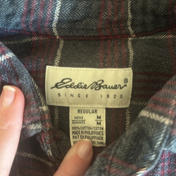 Men’s Eddie Bauer Flannel - Picture 2 of 3